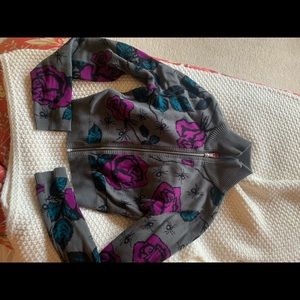 Betsy Johnson Cropped sweater